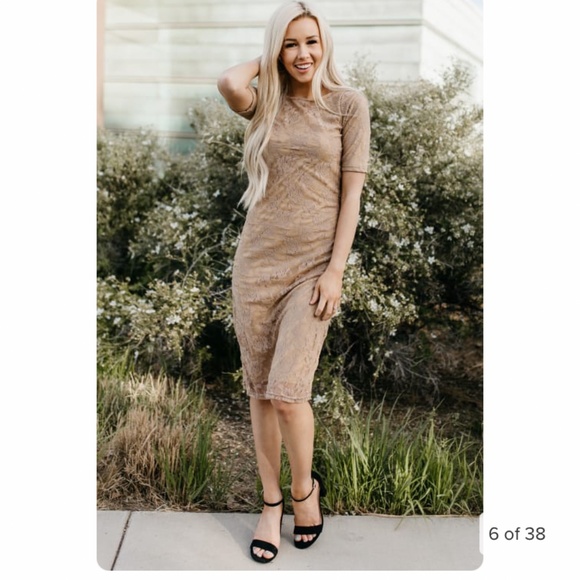 Lace dress - Picture 1 of 1